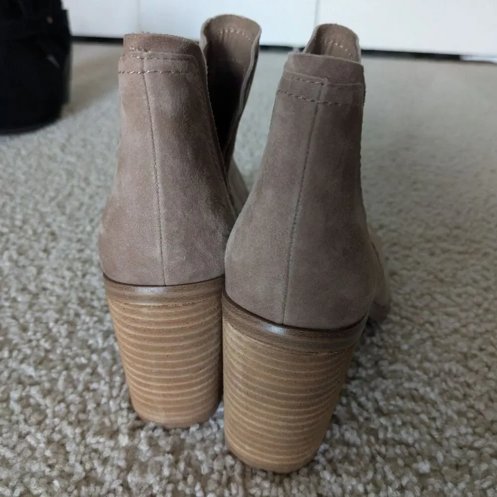 NWOT Steve Madden Tan Pointy Toe Booties Short Boots Sz 7.5